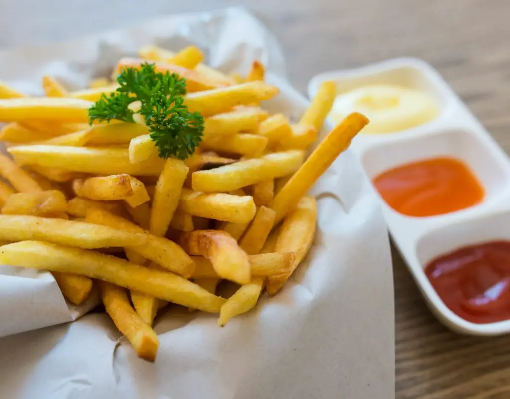 serving air fryer frozen French fries