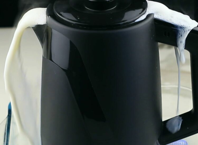 Can You Boil Milk In An Electric Kettle? Let's Find Out...