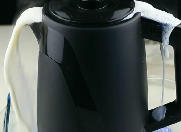 Can You Boil Milk In An Electric Kettle? Let's Find Out...