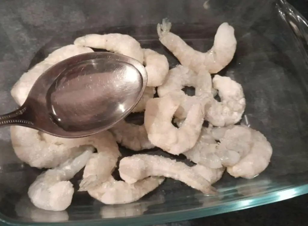 thawing frozen shrimp in a microwave