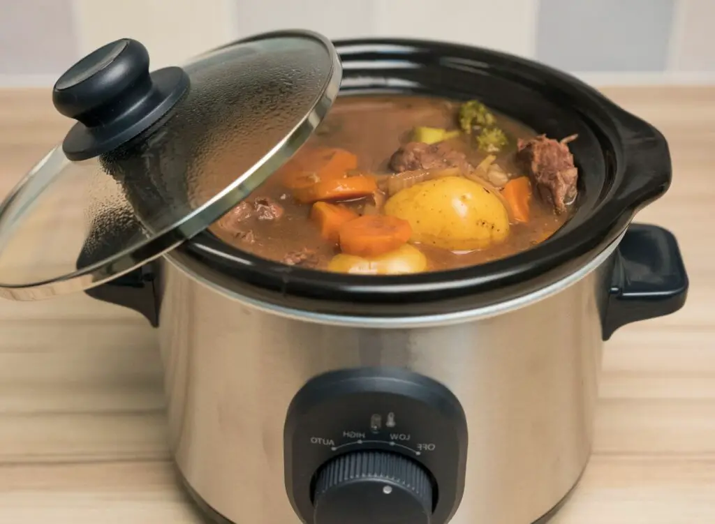 cooking in a slow cooker 