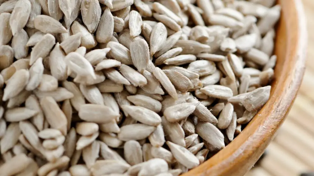sunflower seeds that are one of the ingredients of grain-free bread 