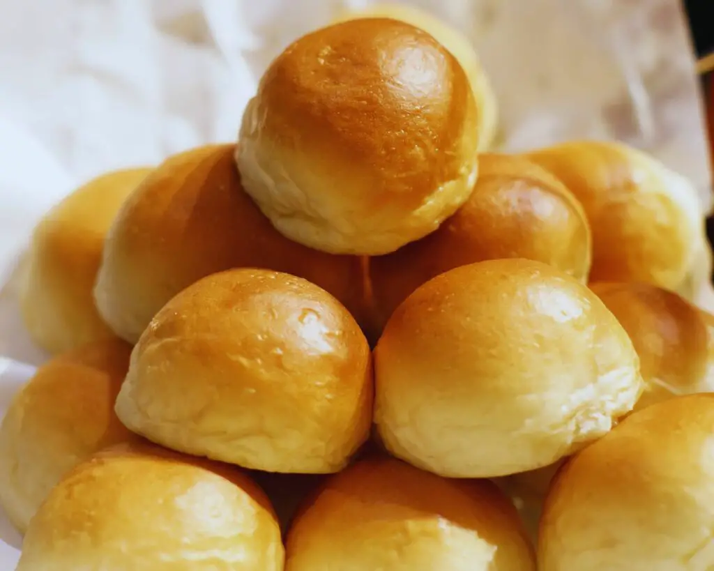 homemade 2 ingredient bread with Greek yogurt 