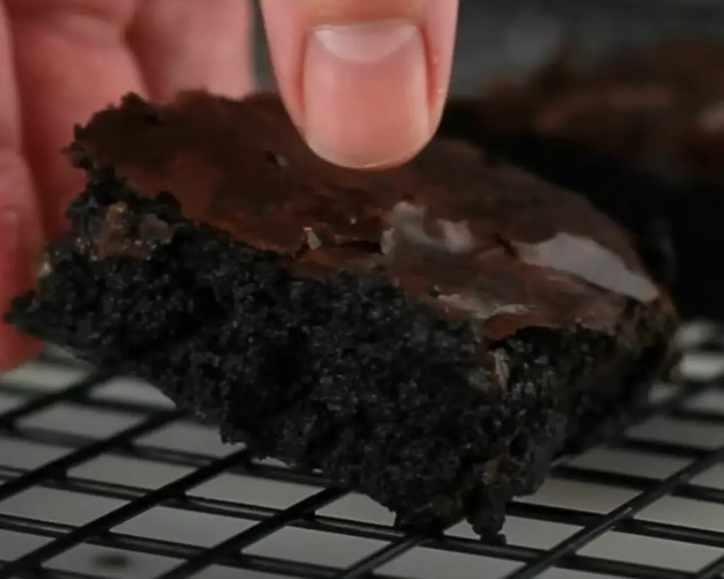 moist and gooey air fryer brownie 