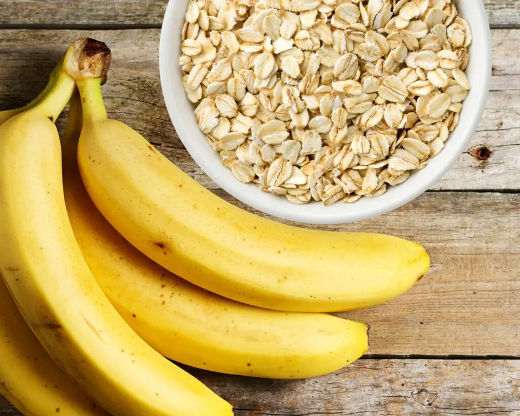rolled oats and bananas