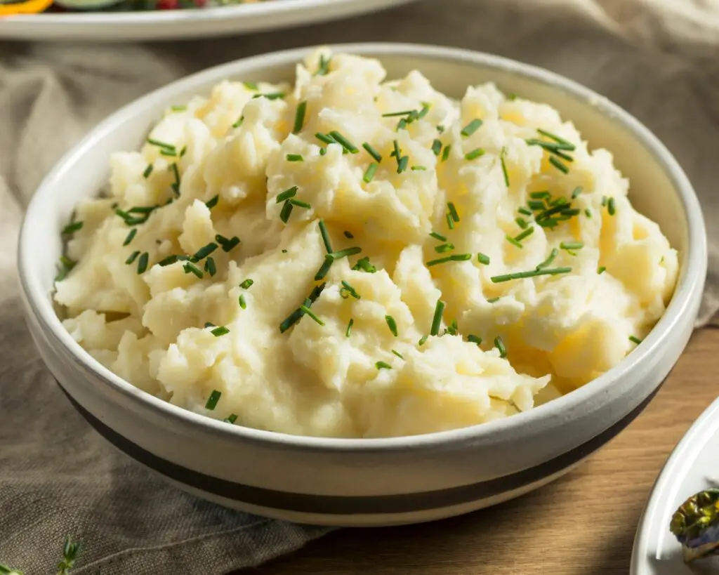 11 Tips For Reheating Mashed Potatoes In A Crock Pot