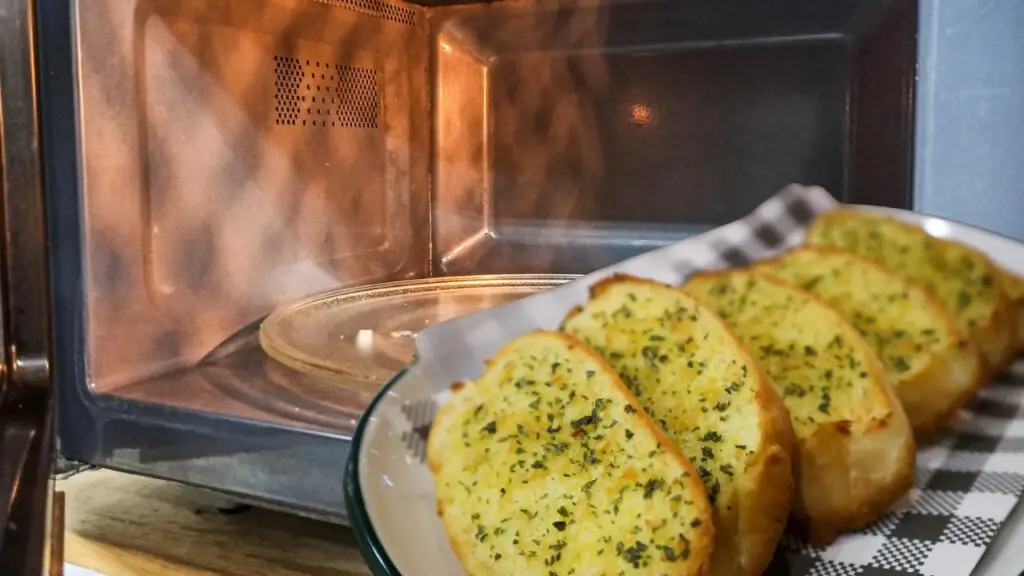 microwaving frozen garlic bread