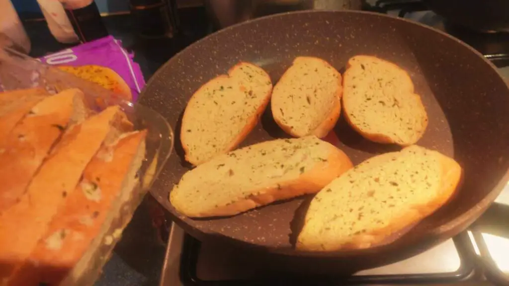 pan fried garlic bread