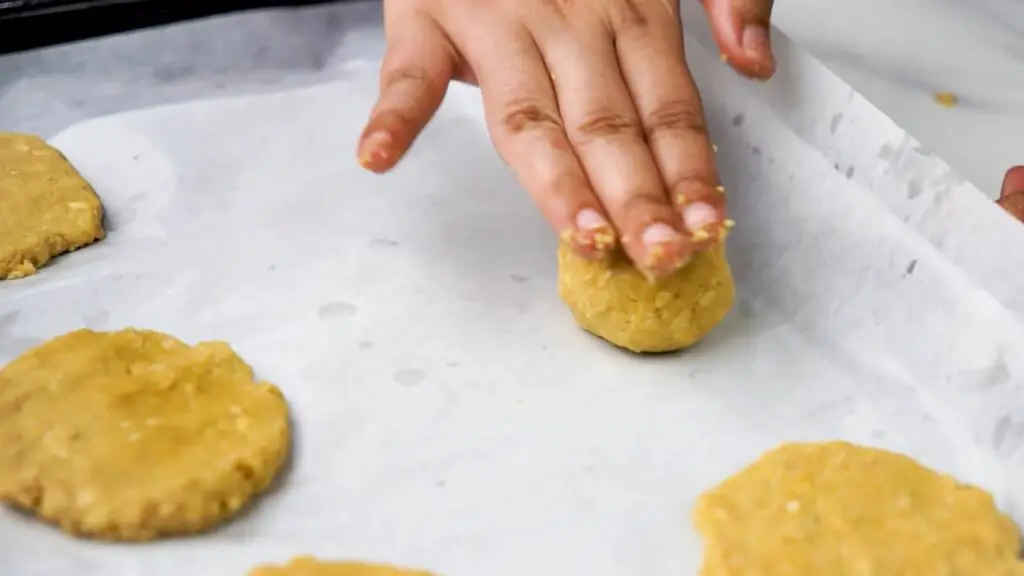 shaping the oat cookies
