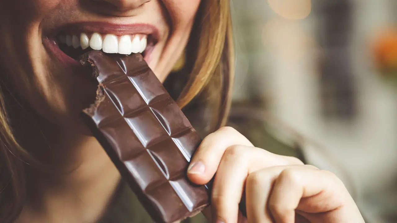 The Best Milk Chocolate In The World (7 Top Tastes)