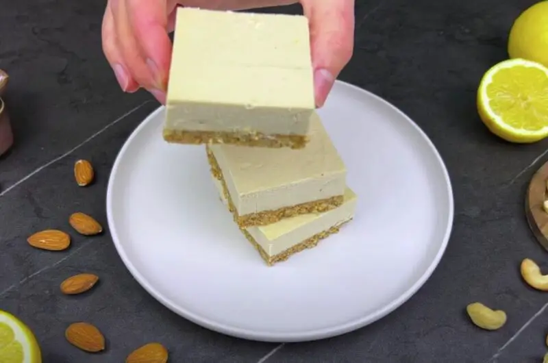 These High Protein Lemon Squares Are the Perfect Healthy Snack!