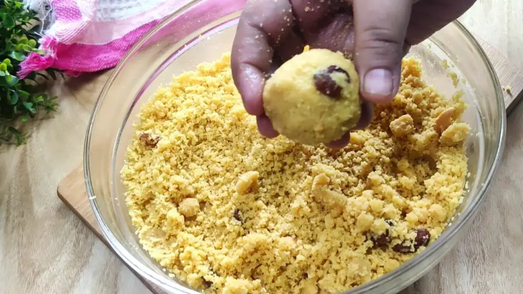 making besan ladoo sweet balls