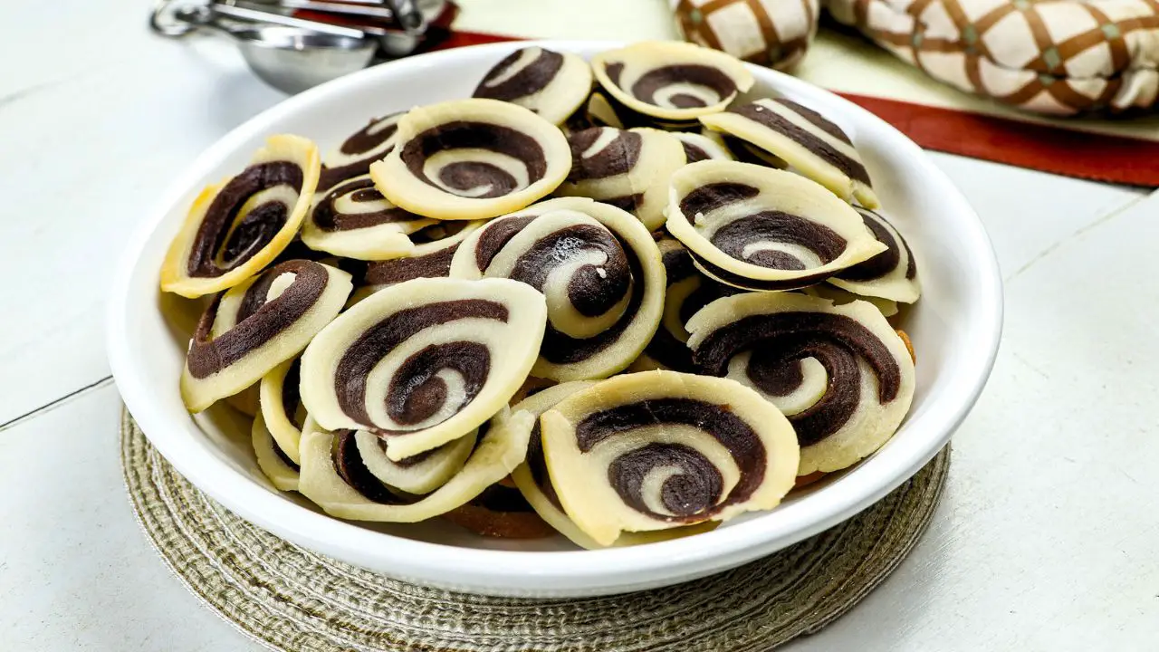 Vietnamese pig ear cookies