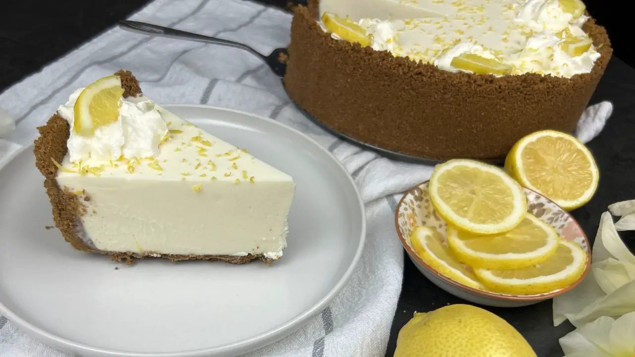 Creamy No-Bake Lemon Pie (Only 4 Ingredients)