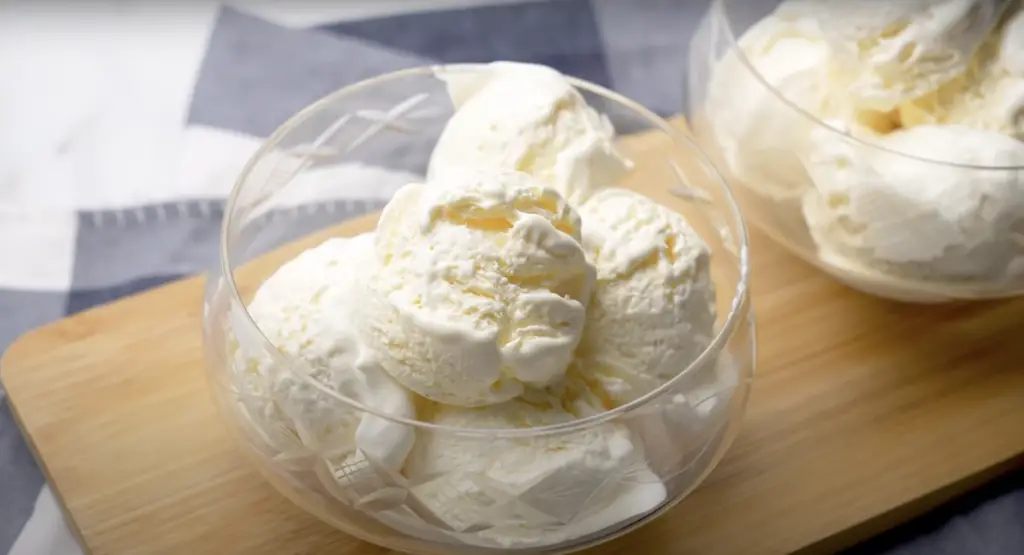 sugar free ice cream in a clear bowl