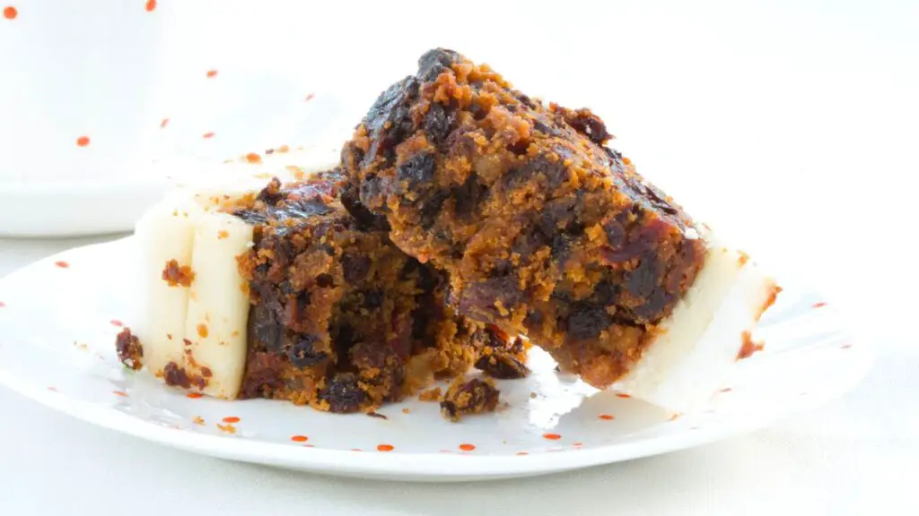 traditional Christmas cake 