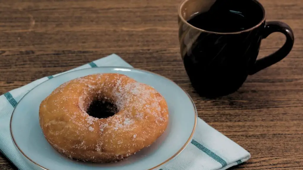 serving apple cider donuts