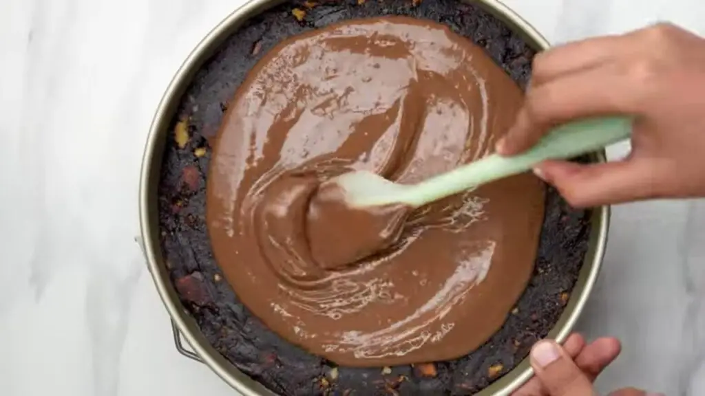 How to Make the Perfect No-Bake Chocolate Biscuit Cake at Home