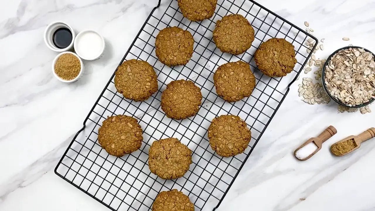 Super Easy Crispy Oatmeal Cookies You Can Make Anytime