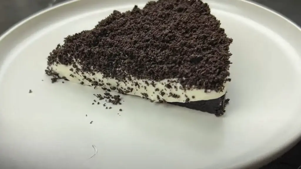 serving this oreo dessert