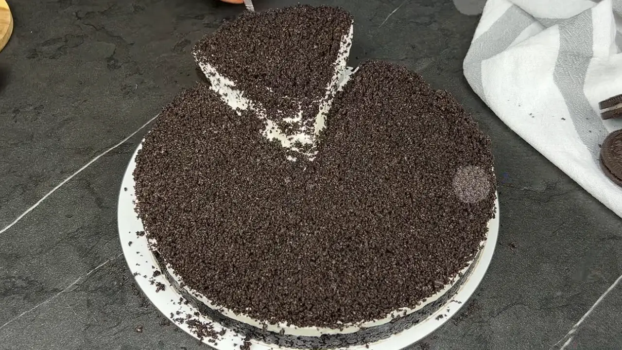 sliced oreo dessert