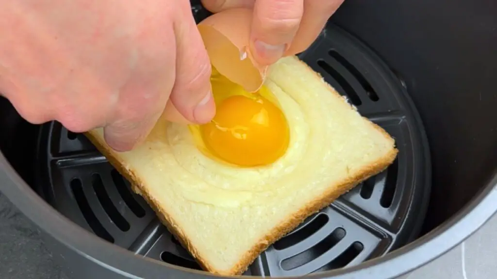 air fryer egg toast temperature and time