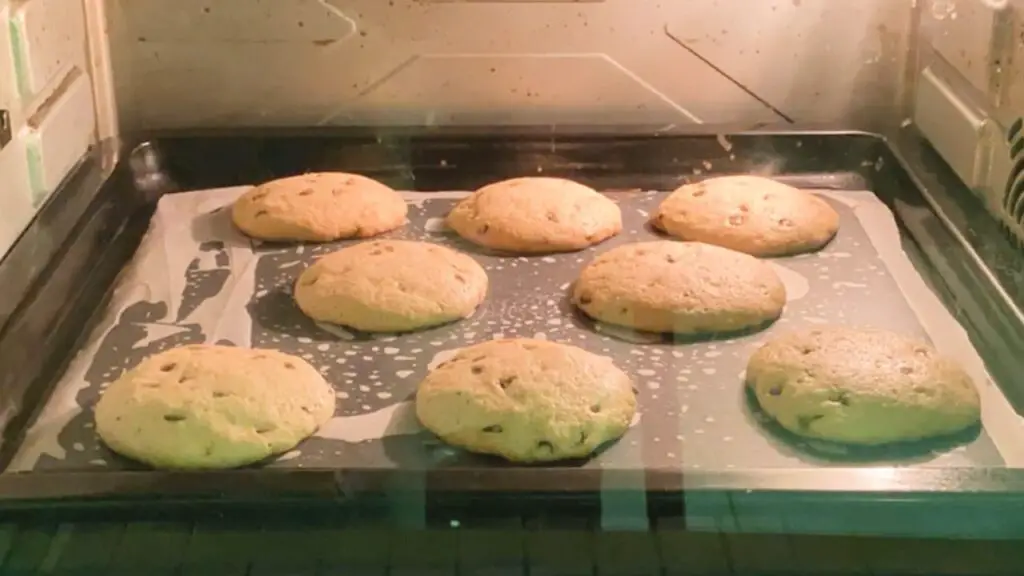 baking the chocolate chip cookies