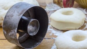 donut cutter
