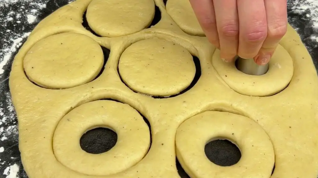 shaping of donut hole