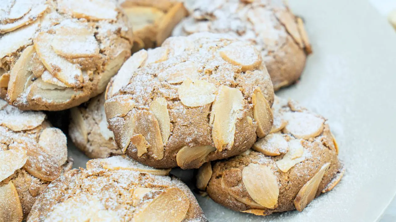 Italian almond cookies