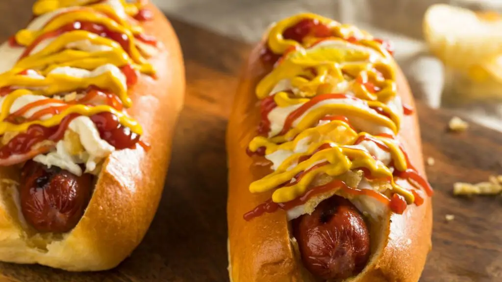 eating hotdog