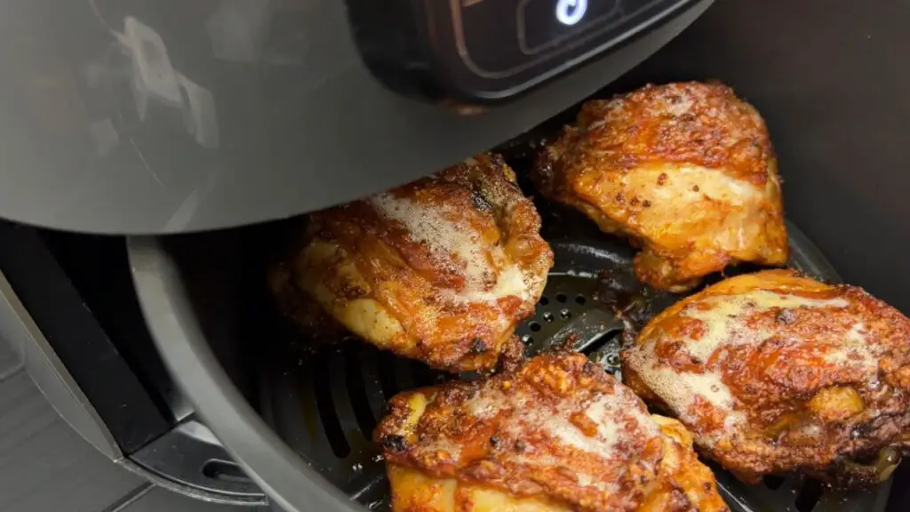 how long to cook chicken thighs in air fryer