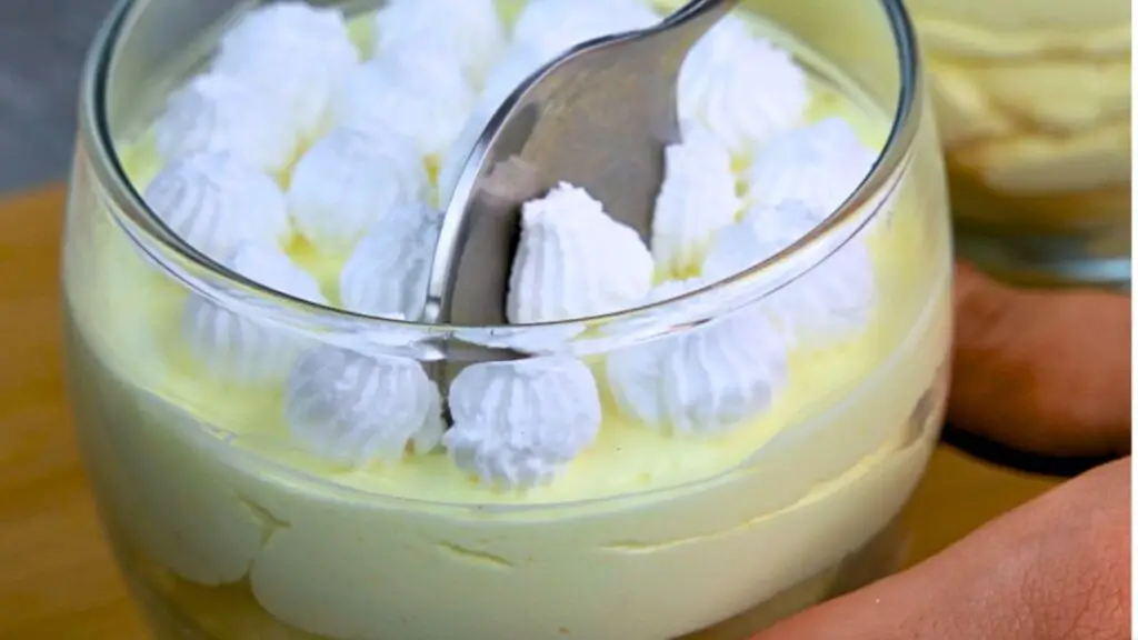 Let me show you this super easy lemon mousse recipe