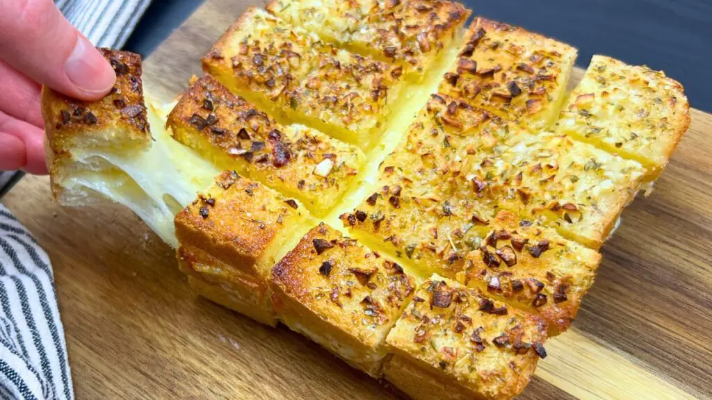 air fryer garlic bread with cheese