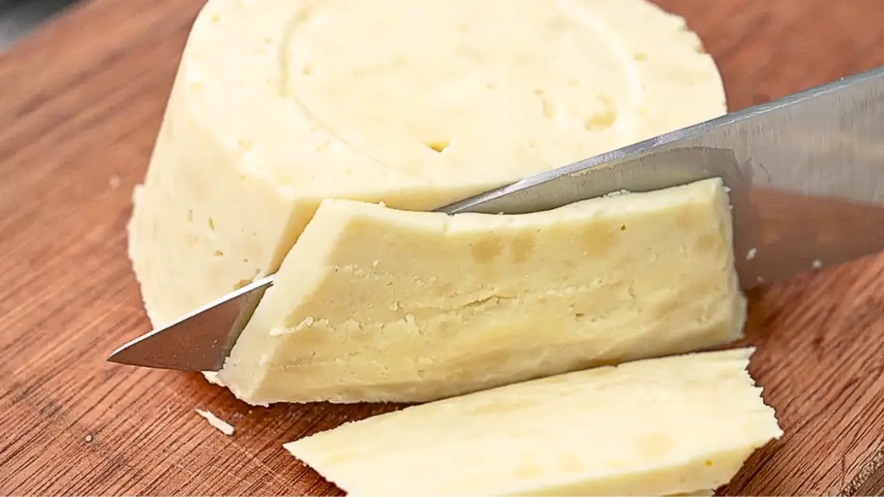 slicing of cheese