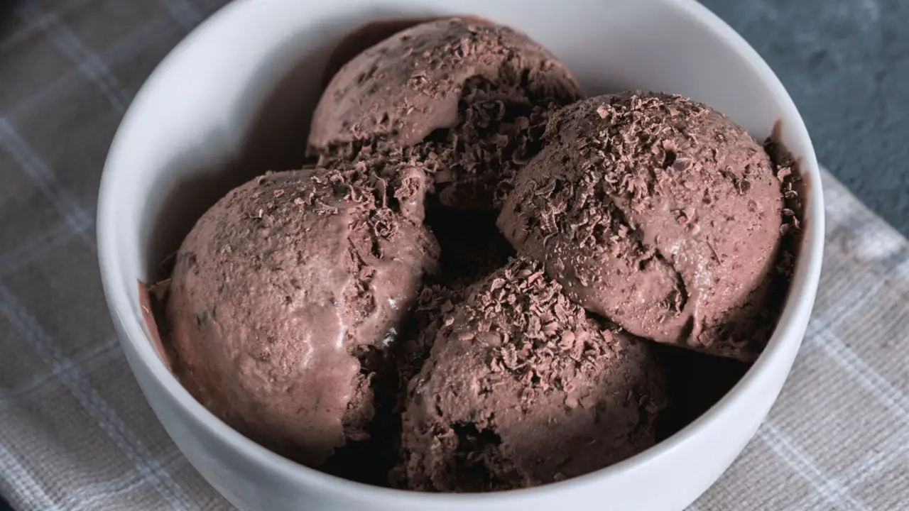 3 Ingredients Chocolate Ice Cream