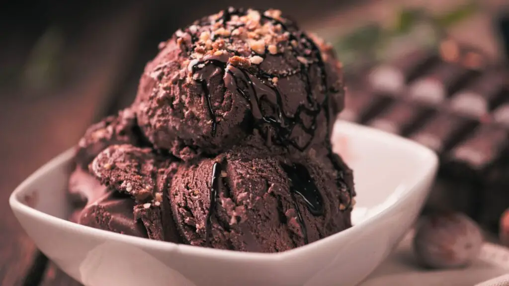 chocolate ice cream serving ideas