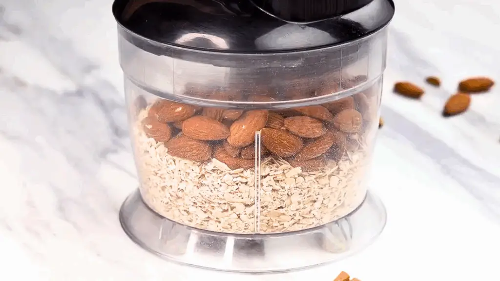 blend oats and almonds for cookie base