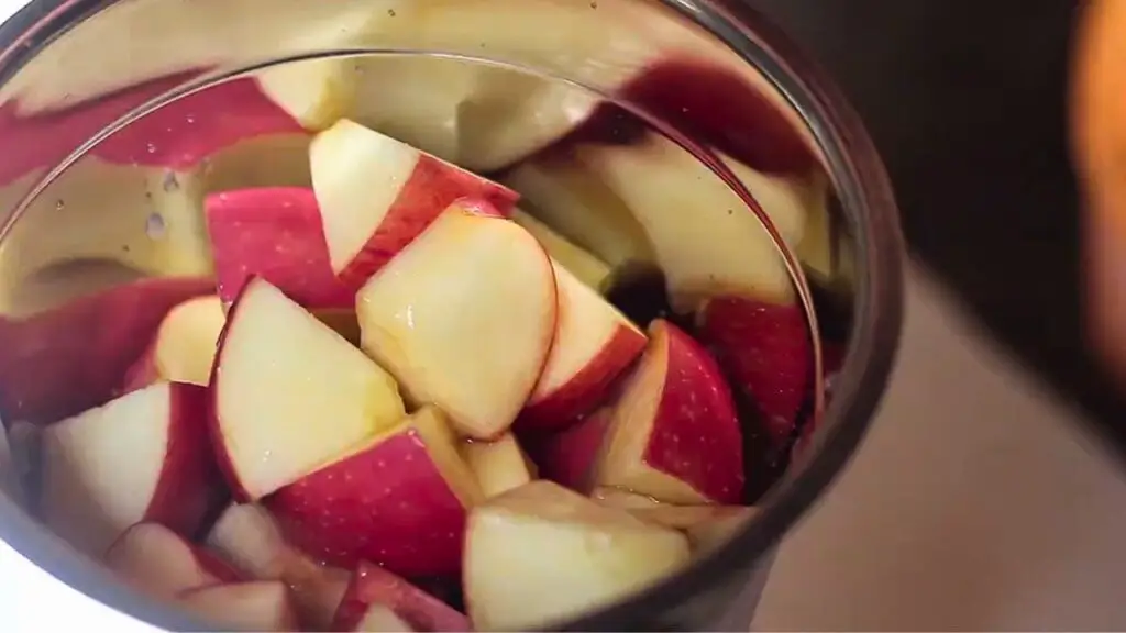 making apple mixture