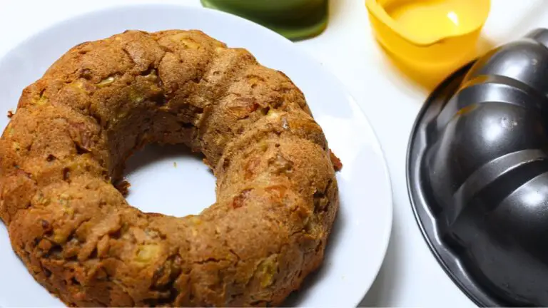 Image showcasing Healthy Banana Oat Cake - No Flour, No Sugar!
