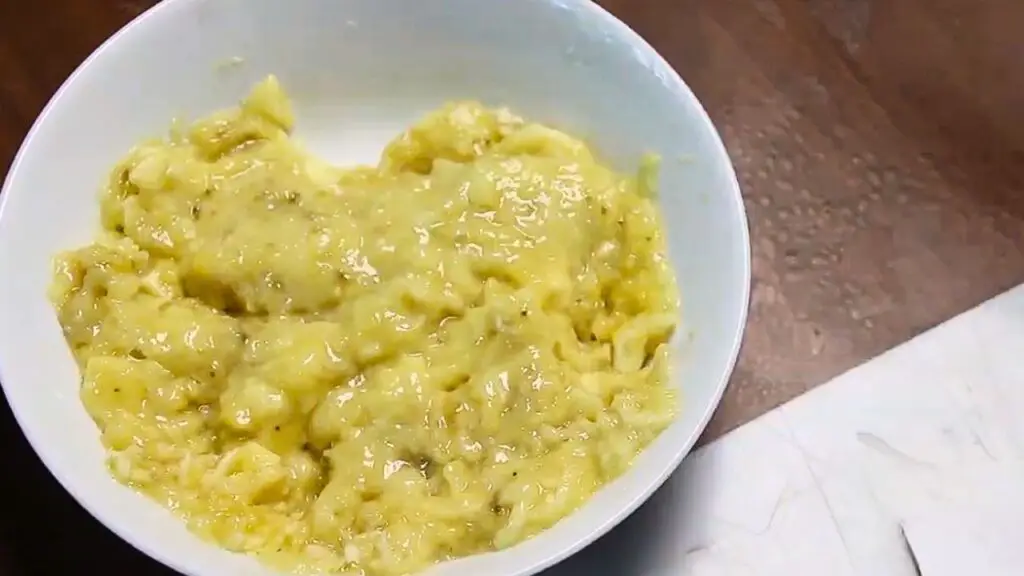 mashed bananas