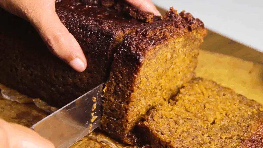 slicing of tropical banana bread