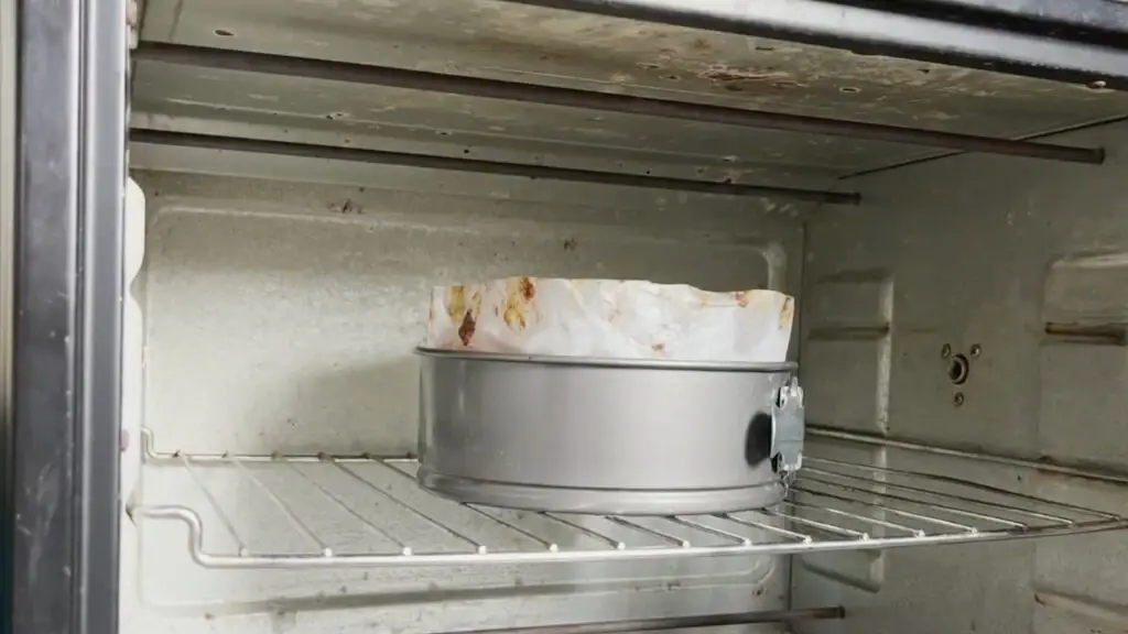 baking the Christmas fruit cake