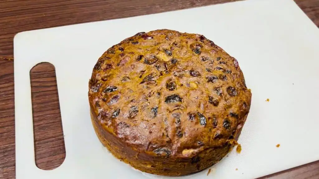 cooling the fruit cake