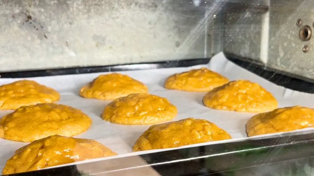 baking the peanut butter cookies