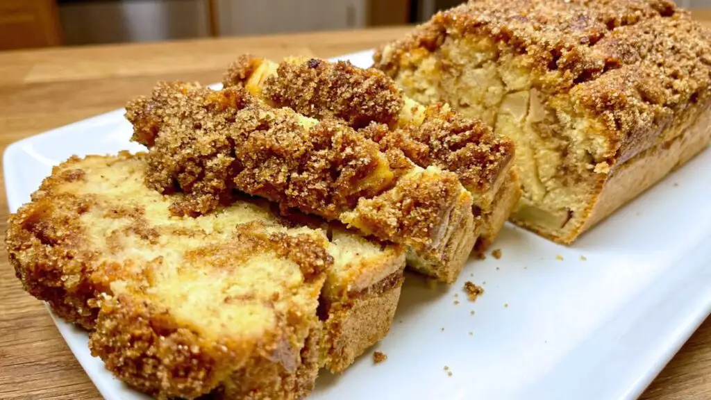 moist apple and cinnamon cake 