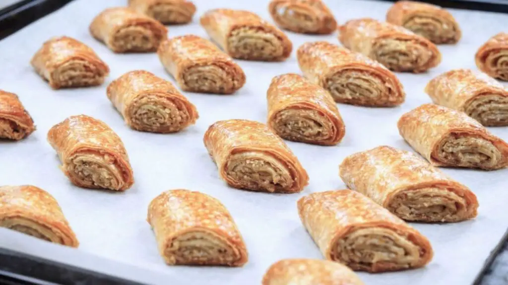 Baklava rolls with phyllo dough