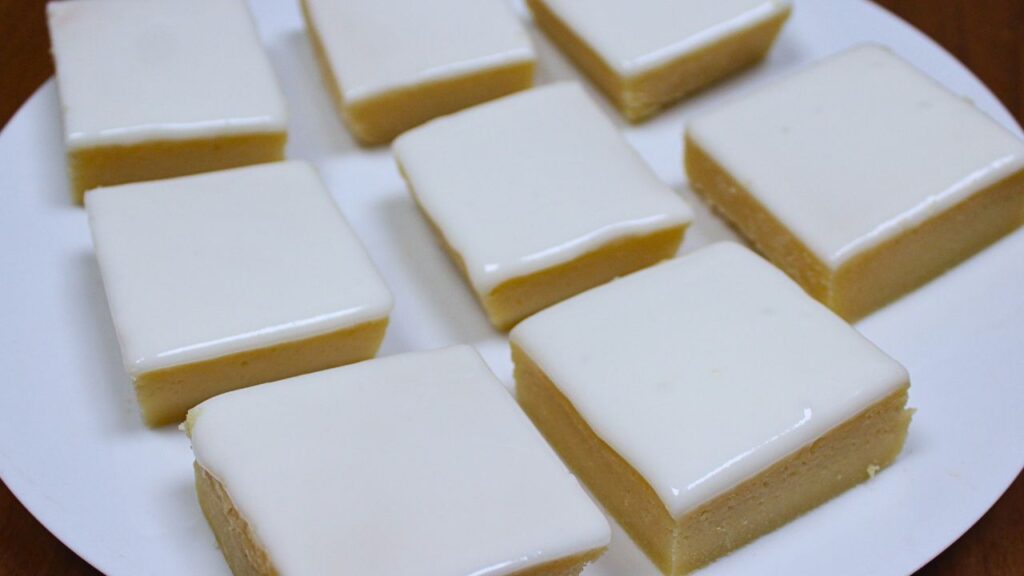 Lemon dessert bars