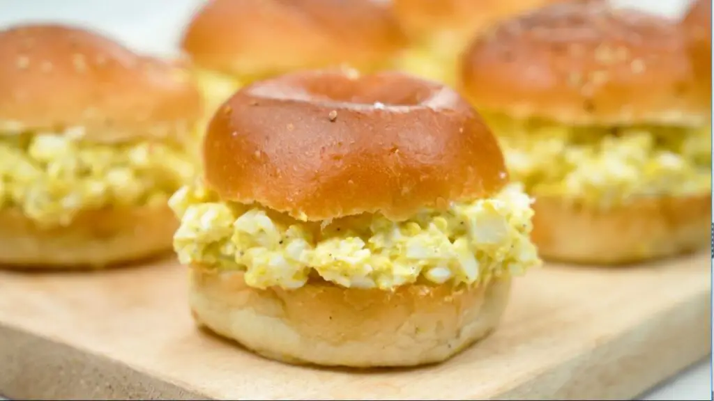 how to make egg salad sandwich