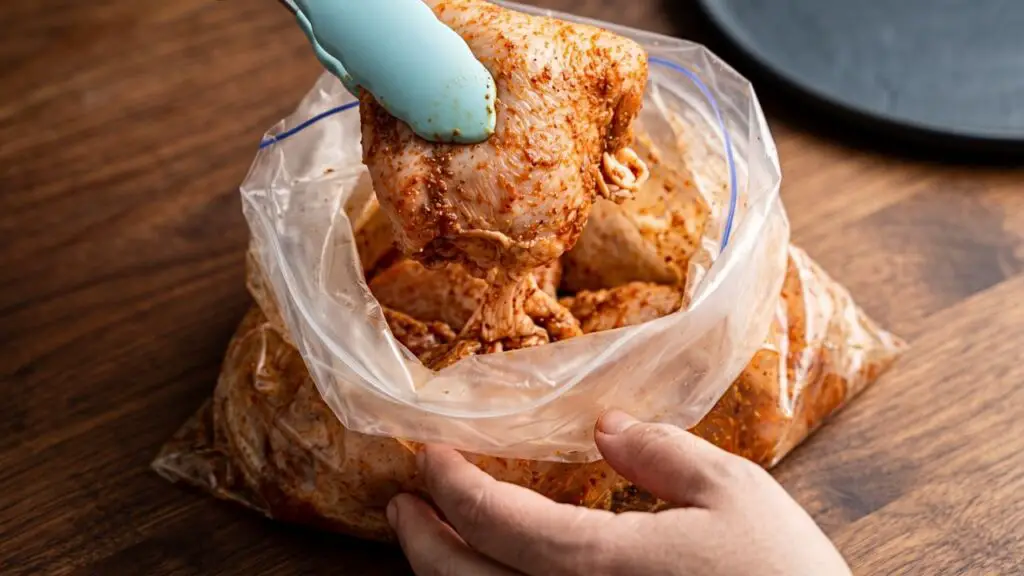 how to make crispy chicken thighs in air fryer